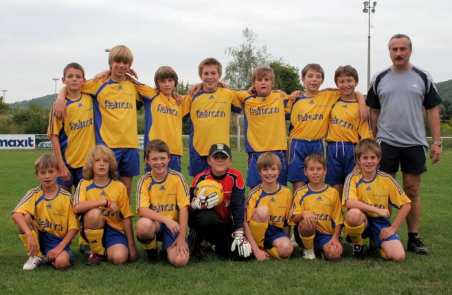 Mannschaftsfoto der D-Junioren der SG Blau-Weiß Bad Kösen